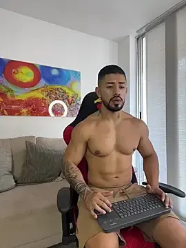 Stripchat Free Porn Cam of Ezzio_Scolaro