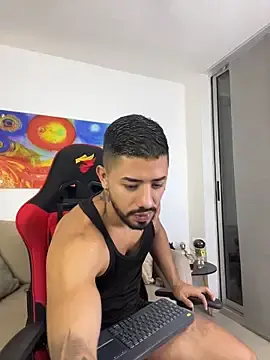 Stripchat Best live sex cam show of Ezzio_Scolaro