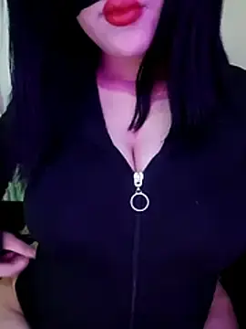 Stripchat Free Porn Cam of Quen_Rubyy