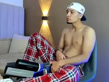 Stripchat Sex Chat of Noah_Smith01