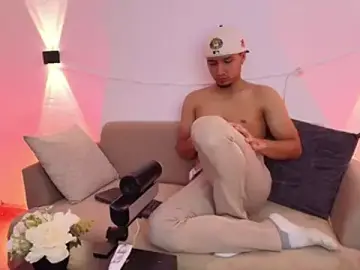 Stripchat Watch Live Sex Cams of Noah_Smith01