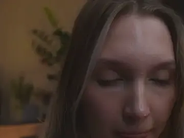 Stripchat Best live sex cam show of YvetteMilbrett