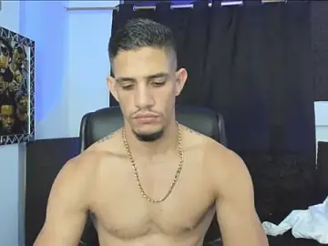 Stripchat Free Porn Cam of jhonnysnow17