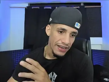 Stripchat Sex Cam of jhonnysnow17