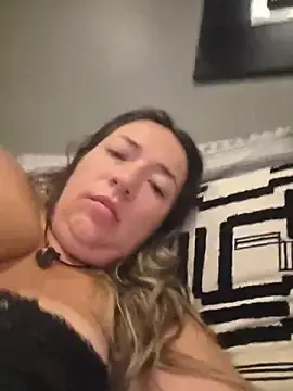 Stripchat Free Porn Cam of isabella_rossse