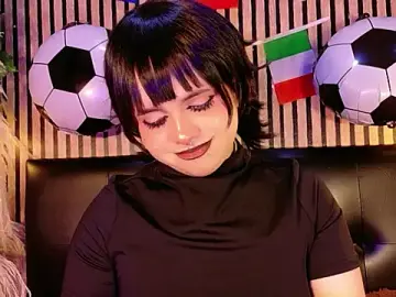 Stripchat Live Sex Cam of Hiddenhotcake