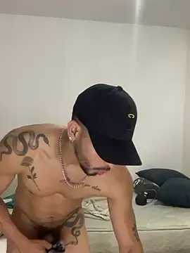 Stripchat Sex Cam of NicolasChest_xxx
