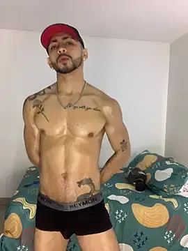 Stripchat Nude Webcam of NicolasChest_xxx