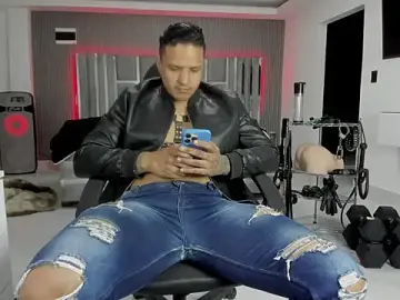 Stripchat Live Sex of master_leather