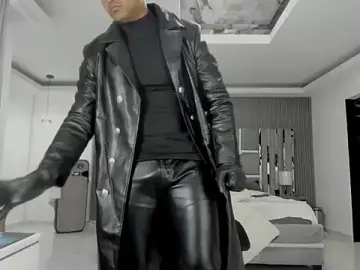 Stripchat Live Sex of master_leather