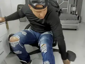 Stripchat Live Sex of master_leather