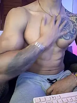 Stripchat Best Webcam of Joylopez_fit