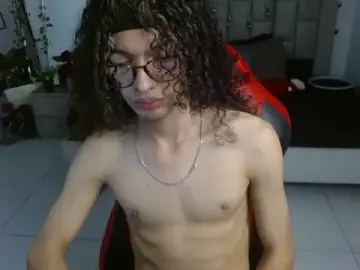 Stripchat Live Sex Cam of Axel_fox77