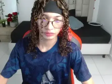 Stripchat Adult Webcams of Axel_fox77