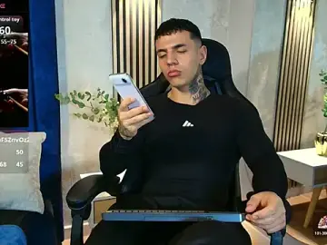 Stripchat Sex Cam of SalvatoreDmore