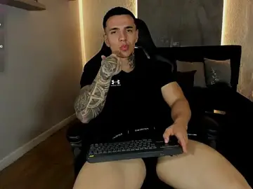 Stripchat Sex Cam of SalvatoreDmore