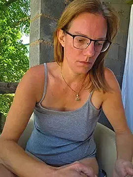 Stripchat Sex Cam of SpiceLea