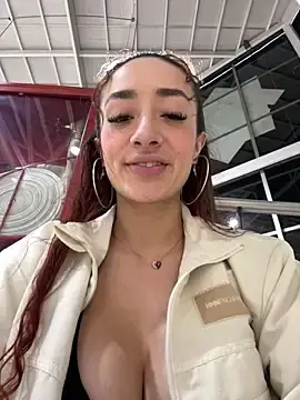 Stripchat Sex Cam of ariiel_