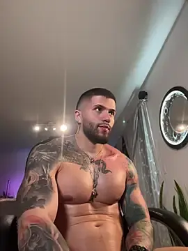 Stripchat Free Porn Cam of Frank_Farrell