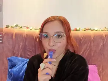 Stripchat Free Live Porn of leah_shainee