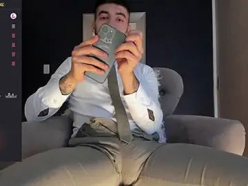 Stripchat Adult Webcam of MarkWalker__