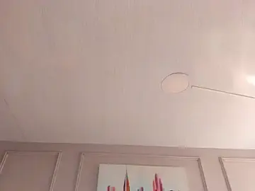 Stripchat Free Live Porn of mia_kisses2