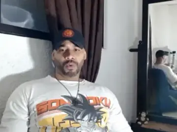 Stripchat Adult Webcam of musclehetero