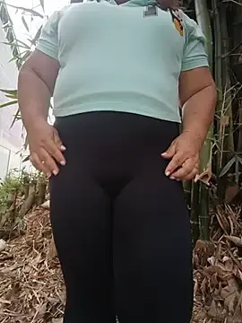 Stripchat Free Live Porn of HORNY_MATURE25