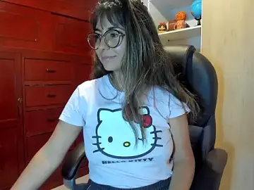 Stripchat Live Sex Cam of Isabellaa22_1