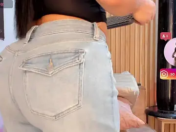 Stripchat Watch Live Sex Cams of sofhiaa_adaams