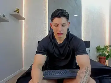 Stripchat Live Porn of Johan_Williams_07