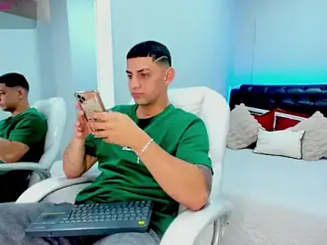 Stripchat Free Porn Cam of Alex_cute77
