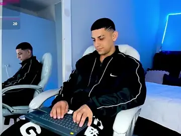 Stripchat Free Porn Cam of Alex_cute77