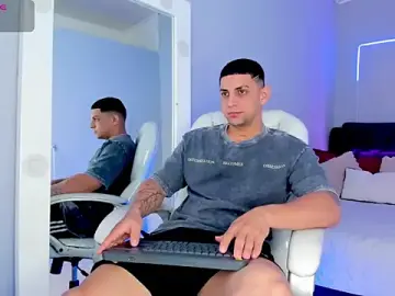 Stripchat Live Sex of Alex_cute77
