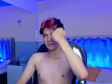 Stripchat Live Sex Cam of Derek_Sinn