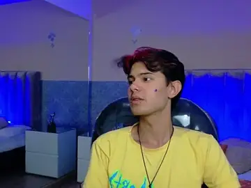 Stripchat Free Live Porn of Derek_Sinn