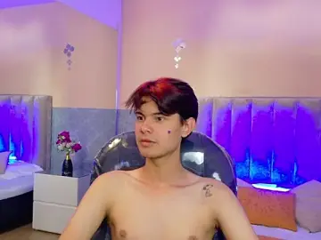 Stripchat Watch Live Sex Cams of Derek_Sinn