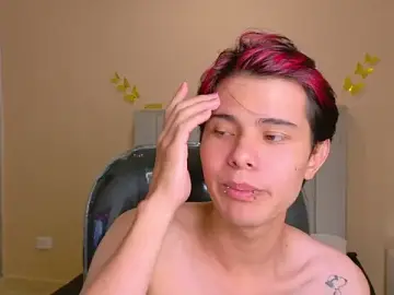 Stripchat Free Live Porn of Derek_Sinn