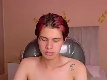 Stripchat Free Live Porn of Derek_Sinn