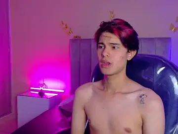 Stripchat Live Sex of Derek_Sinn