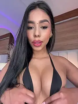 Stripchat Best live sex cam show of Rossie_Blooms