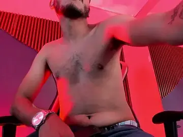 Stripchat Live Sex Cam of Boss_Domiinator