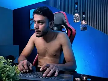 Stripchat Free Live Porn of Boss_Domiinator