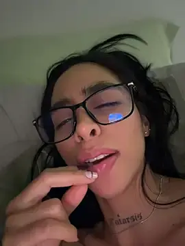 Stripchat Sex Cam of sophierooy22
