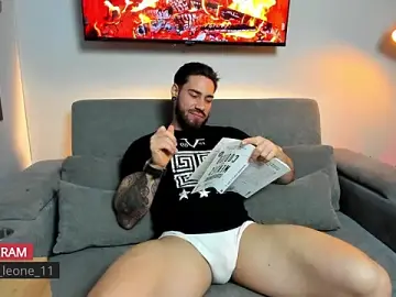Stripchat Live Sex Cam of giorgio_leone_1