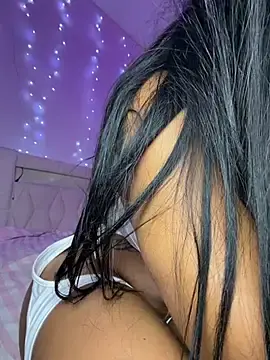 Stripchat Free Porn Cam of kamila_french