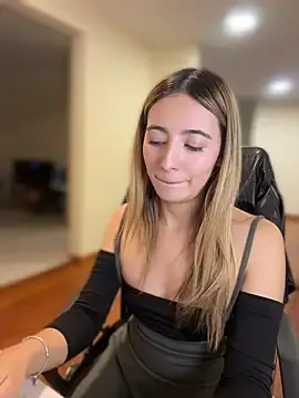 Stripchat Watch Live Sex Cams of kloe__t18