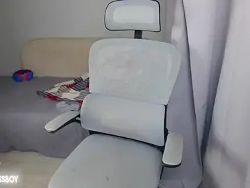 Stripchat Live Sex Cam of LeonBoykisser