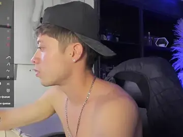Stripchat Sex Cam of marcuscollins1_