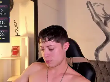 Stripchat Live Sex Cam of marcuscollins1_